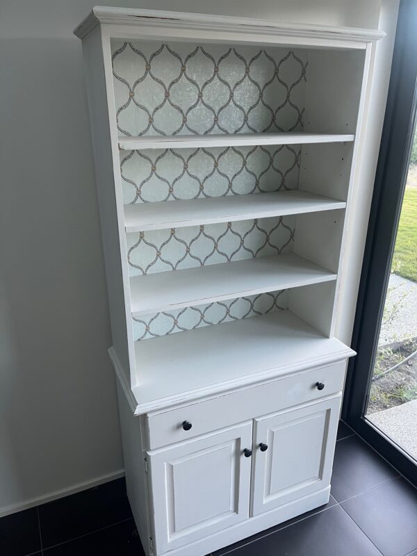 White Hutch with French Quatrefoil Accent - Image 6