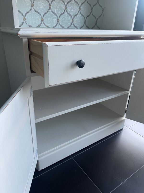 White Hutch with French Quatrefoil Accent - Image 3