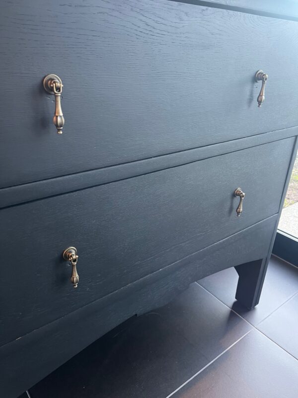 Elegant two-drawer chest - Image 3