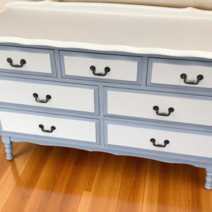 Dresser antique style