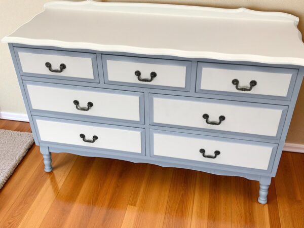 Dresser antique style